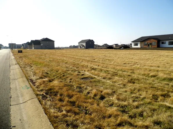 10132 Barbara Ln, Munster, IN 46321