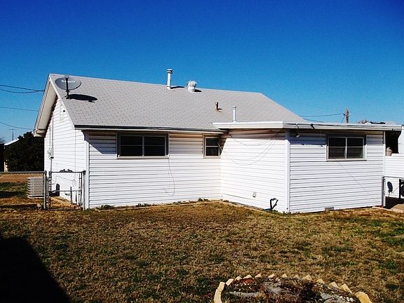 3rd image of 708 E Arkansas Ave