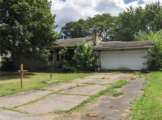 9 W Crest Dr, Rochester, NY 14606