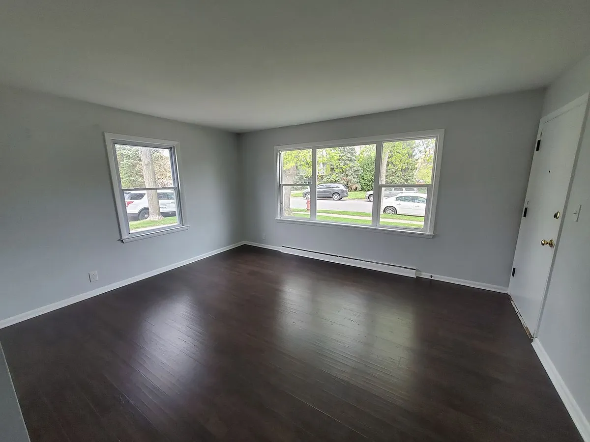 Building Photo - 2501-2505 S 44th St. - 8 Unit
