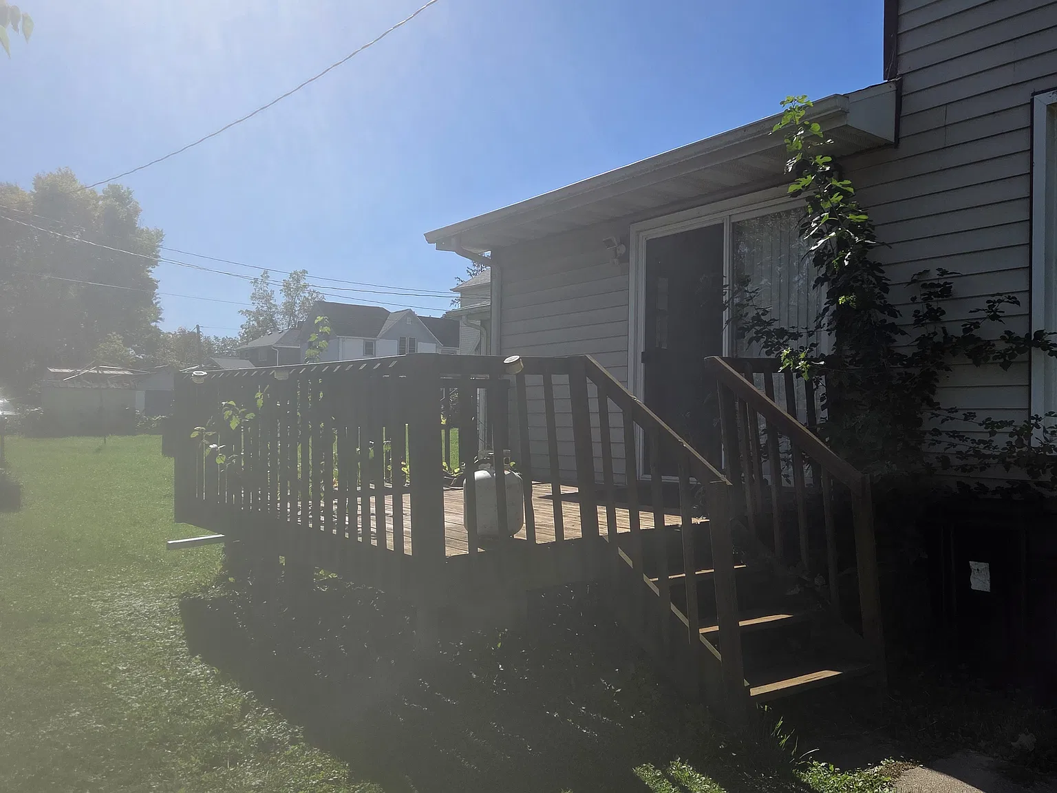 3 bed, 1.5 bath, 1800 sqft, $1,300 — Photo 3
