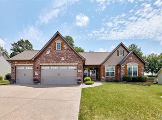 414 Cottage Grove Dr, Wentzville, MO 63385