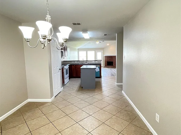 8904 Chisholm Trl — Photo 10