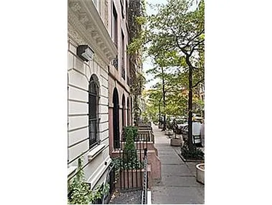 Sold by Douglas Elliman | media 28