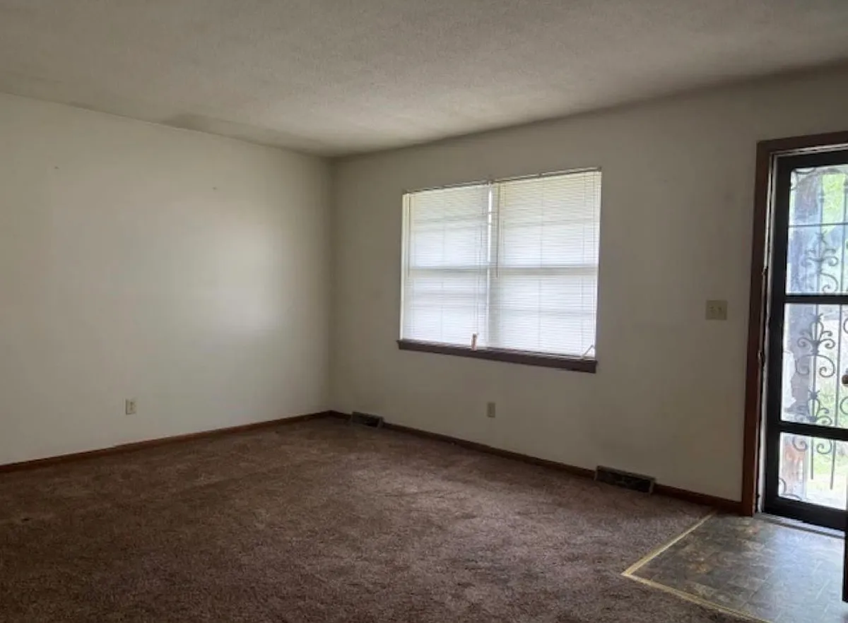 Building Photo - 7253 Richland Ave #1