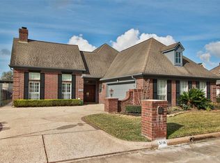 5718 Glen Pines Dr, Houston, TX 77069