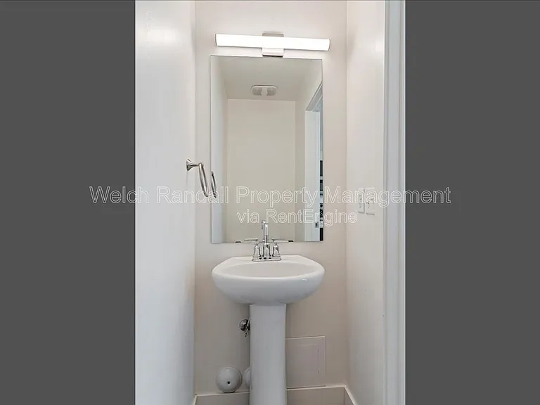 1177 W Shady Brook Ln #4 — Photo 17