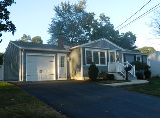 77 Wellspring Dr, Cranston, RI 02920