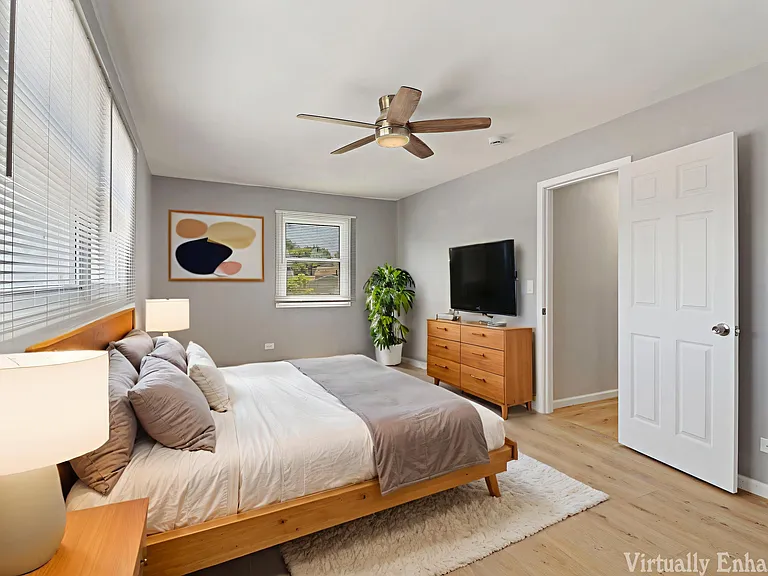 2208 Kensington Dr — Photo 15