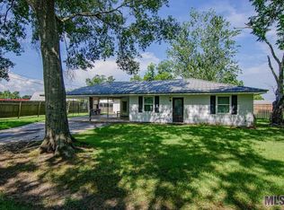 12033 R C Mendoza Rd, Saint Amant, LA 70774