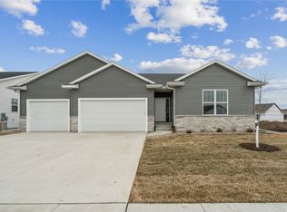 1359 Cedar Springs Dr, Marion, IA 52302