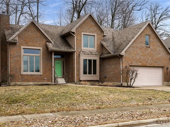 605 Golden Maple Ave, Brookville, OH 45309