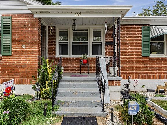 4th image of 202 Montague St