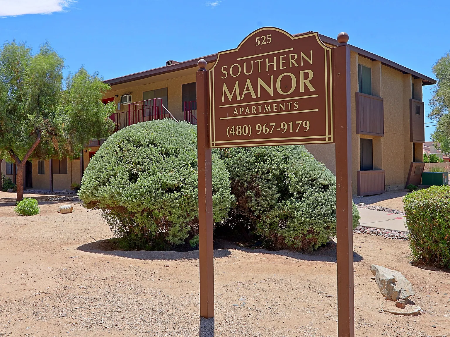 Southern Manor — Photo 2