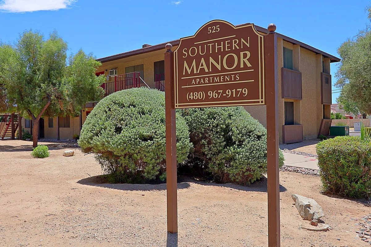 Building Photo - Southern Manor