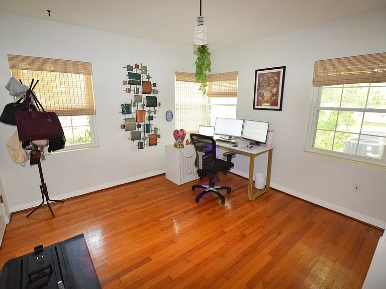 924 Boardman St — Photo 36
