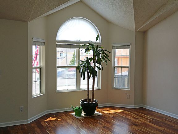 4th image of 8426 Chancellor Dr