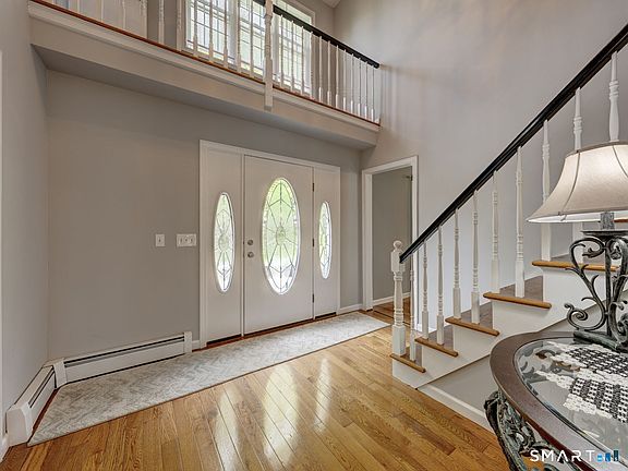 3rd image of 100 Mount Tobe Road