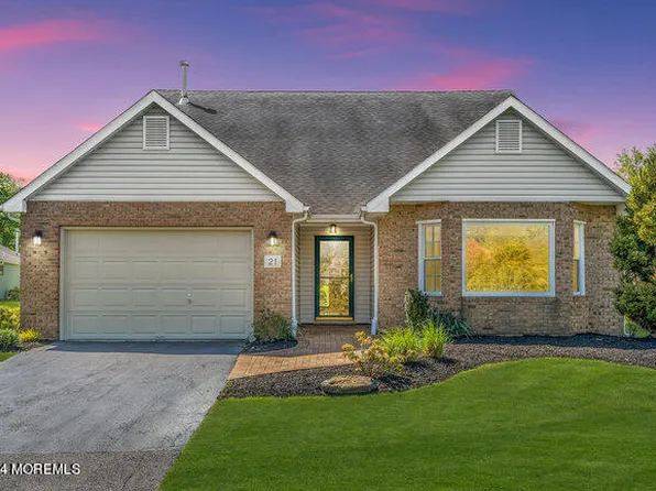 21 Peasley Drive, Marlboro, NJ 07746