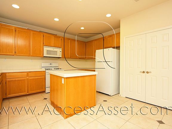 3rd image of 32009 Merano St