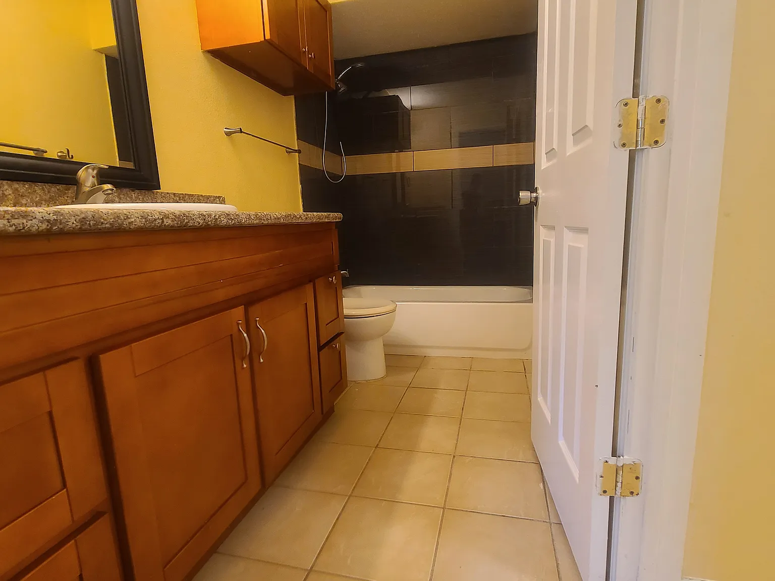 3 bed, 1040 sqft, $1,450 — Photo 3