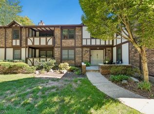 15A Heritage Dr BLDG 15 #A, Chatham Twp., NJ 07928