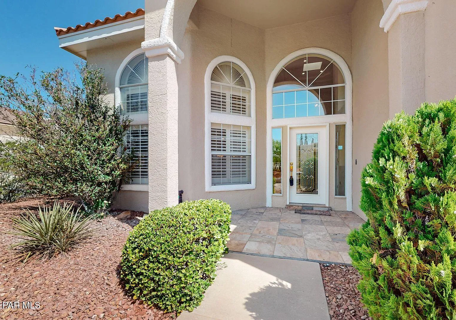4 bed, 3.0 bath, 2926 sqft, $2,700 — Photo 2