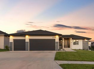 20915 Drexel St, Elkhorn, NE 68022