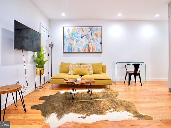 3rd image of 1823 Kalorama Rd NW Unit E