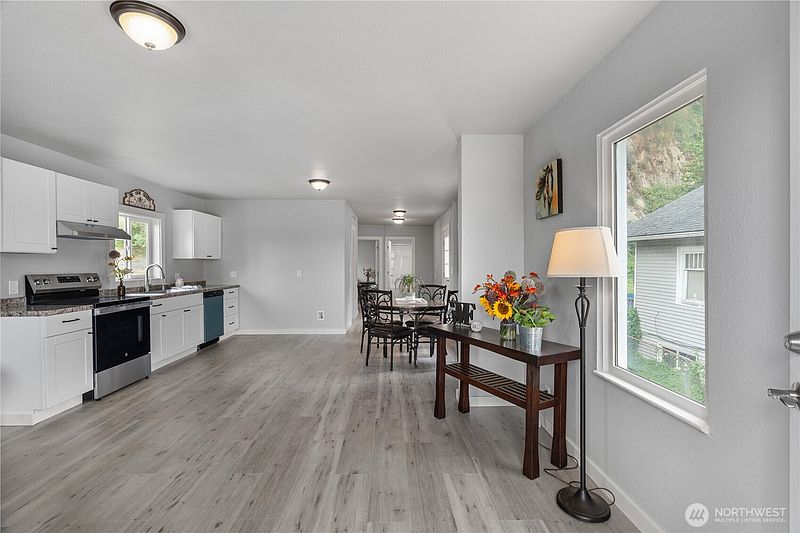 3rd image of 2613 Queets Avenue