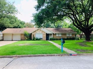 504 Misty Ln, Friendswood, TX 77546
