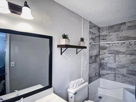 2nd image of 2471 Bendel Dr APT B