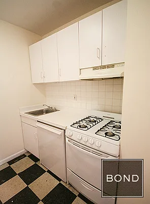 Rented by Bond New York | media 26