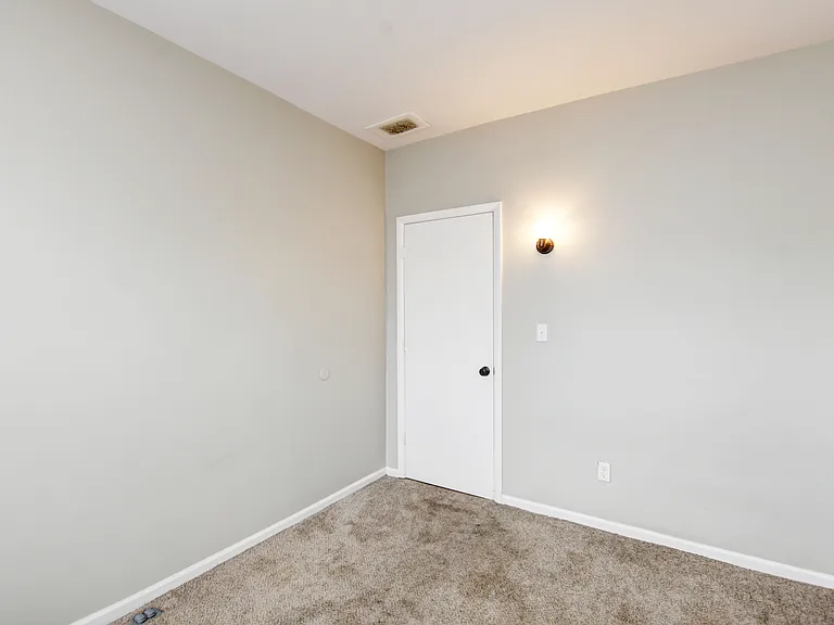 1445 E Main St #A — Photo 20