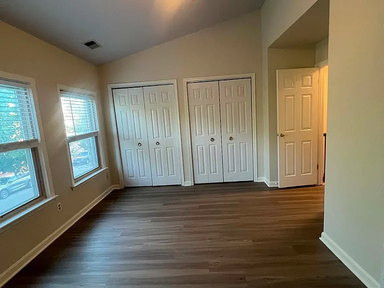 216 Scott St — Photo 2