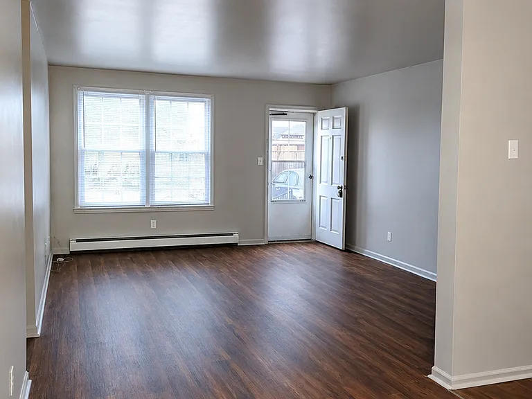 1150 S Water Ave — Photo 2