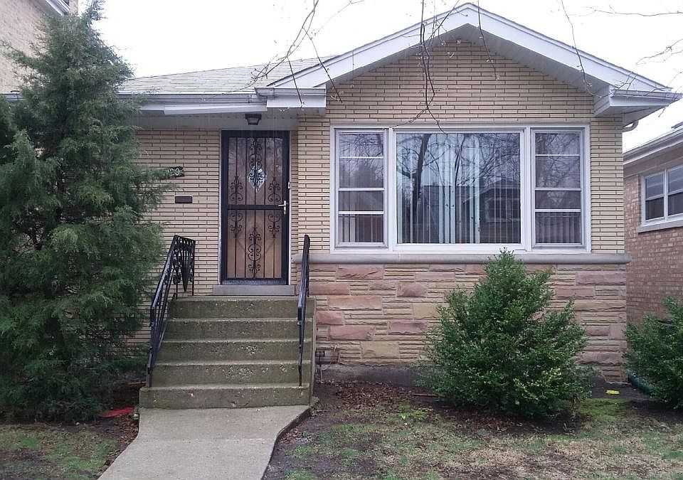 1st image of 5920 N Leonard Ave