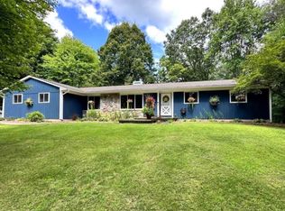 9115 Pine Hill Trl, Fenton, MI 48430