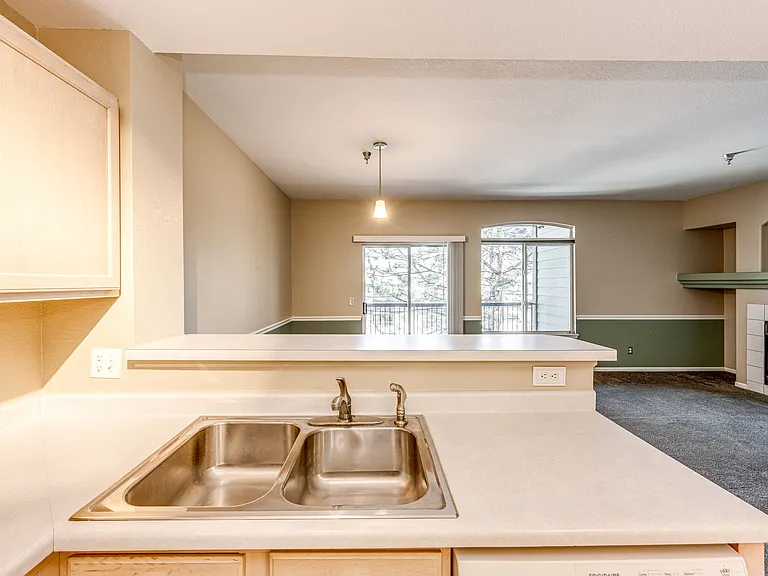 2575 S Syracuse Way #F203-1 — Photo 2