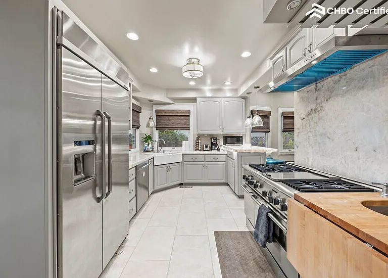 Kitchen long-view