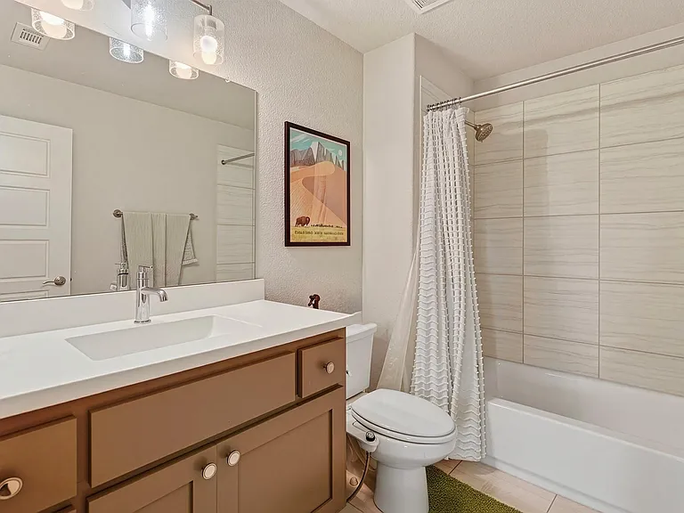 402 Gulfton St — Photo 25