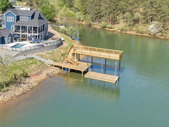 2937 Blount Dr, Bumpass, VA 23024