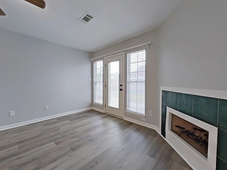 402 Northrop Pl — Photo 7