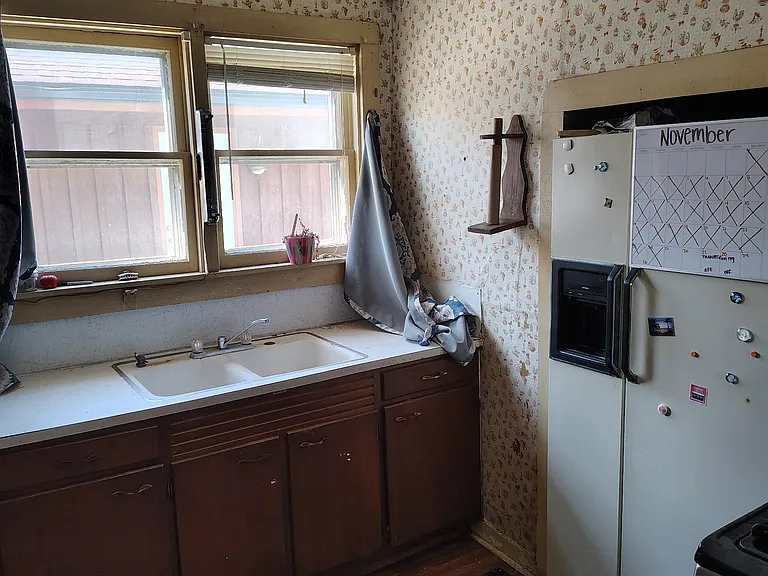 578 S Court St — Photo 12