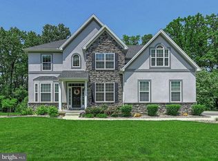 933 Aspen Ln, Red Lion, PA 17356