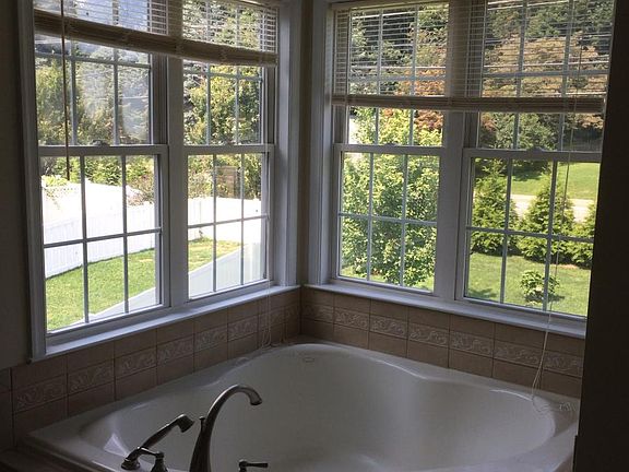Garden tub
