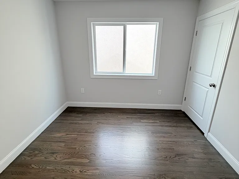 77 Alberta Ave #1 — Photo 10