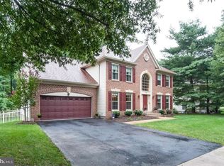 712 Pebble Beach Dr, Silver Spring, MD 20904