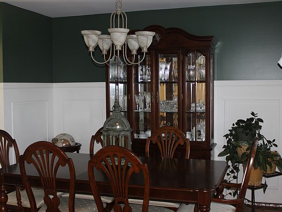 4th image of 7385 Maybury Ct