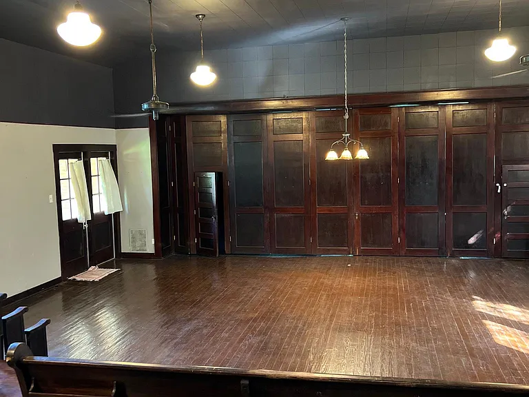 17302 James St — Photo 36